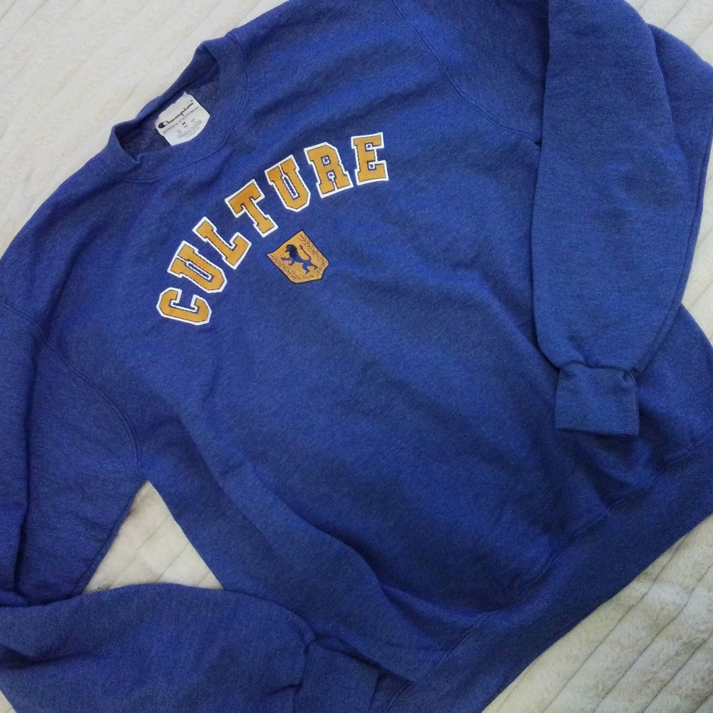 Champion Sweater Size M